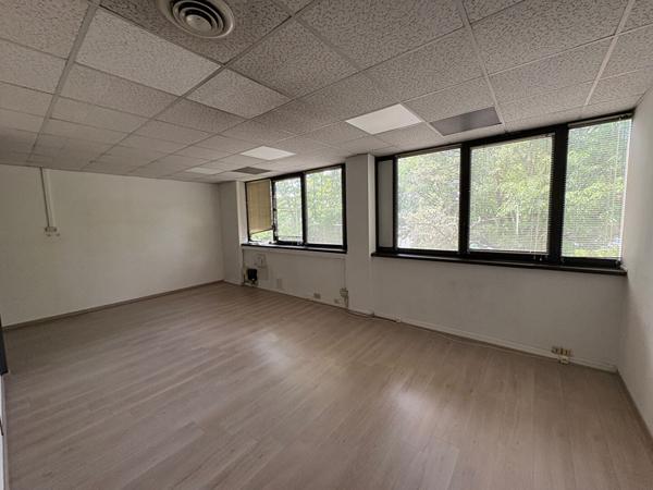 Local 76m² à louer - SUD d'Aix-en-Provence
