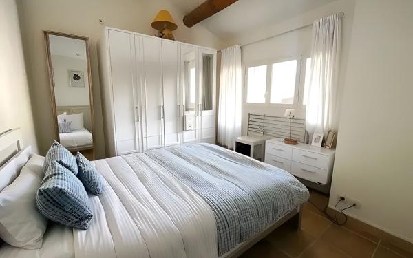 Maison à vendre    4 pièces •  La Calmette