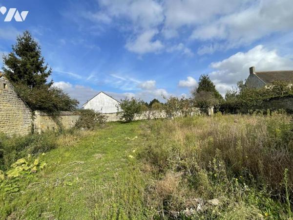 Terrain HORS LOTISSEMENT clos de murs