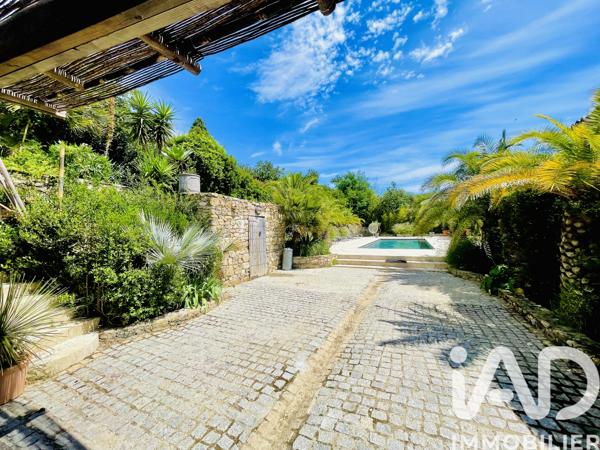 Maison à vendre 14 pièces 546,39 m² Grimaud