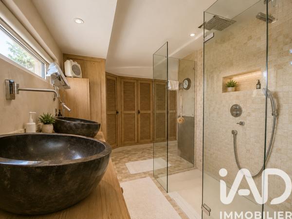 Maison à vendre 7 pièces 205 m² Cogolin