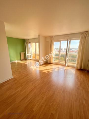 Rue de Chevigné REIMS : Appartement T4 - 6ème Étage avec Balcons & Parking couvert