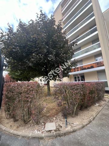 Rue de Chevigné REIMS : Appartement T4 - 6ème Étage avec Balcons & Parking couvert