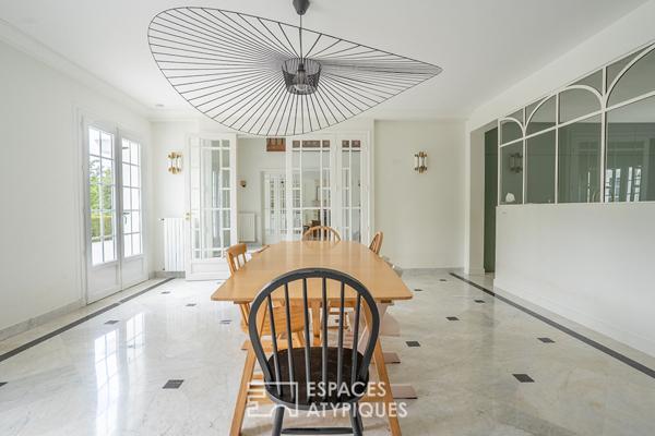 Propriété haut de gamme avec jardin, piscine et court de tennis