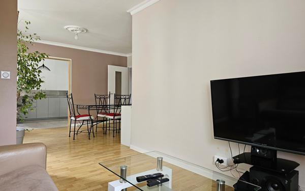 Appartement à vendre    3 pièces • 75,81 m2 Saint-Étienne