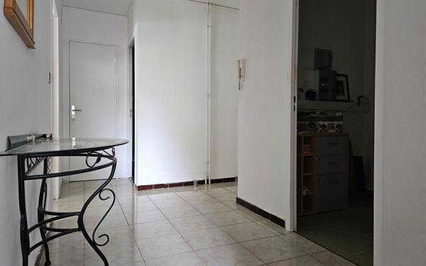 Appartement à vendre    3 pièces • 75,81 m2 Saint-Étienne