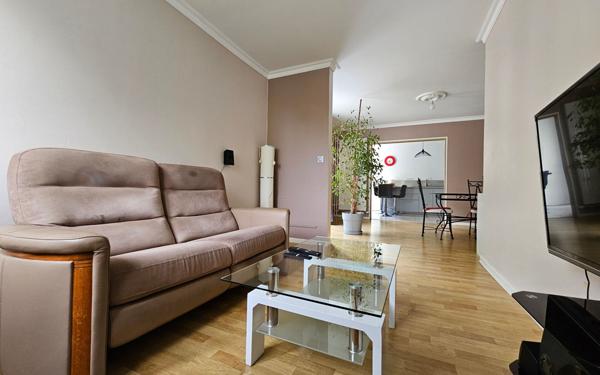 Appartement à vendre    3 pièces • 75,81 m2 Saint-Étienne