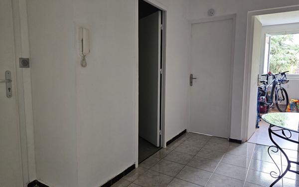 Appartement à vendre    3 pièces • 75,81 m2 Saint-Étienne