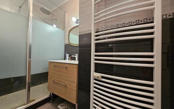 Appartement à vendre    3 pièces • 75,81 m2 Saint-Étienne