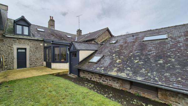 Maison en pierre Ambrieres Les Vallees 247 m²