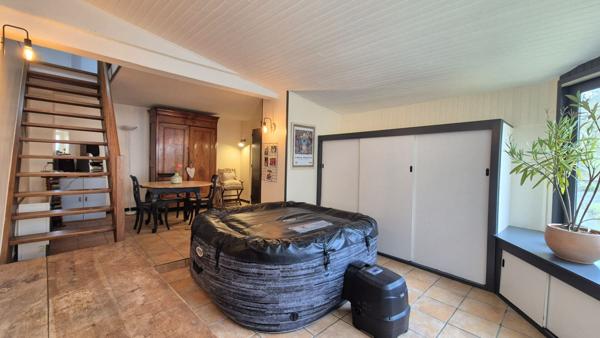 Maison en pierre Ambrieres Les Vallees 247 m²