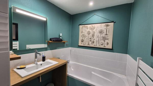 Maison en pierre Ambrieres Les Vallees 247 m²