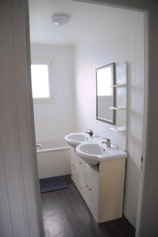 Maison individuelle de plain-pied 83 m2 - 3 chambres- 450 m2 Terrain-sous-sol total- 78270 Bonnières-sur-Seine