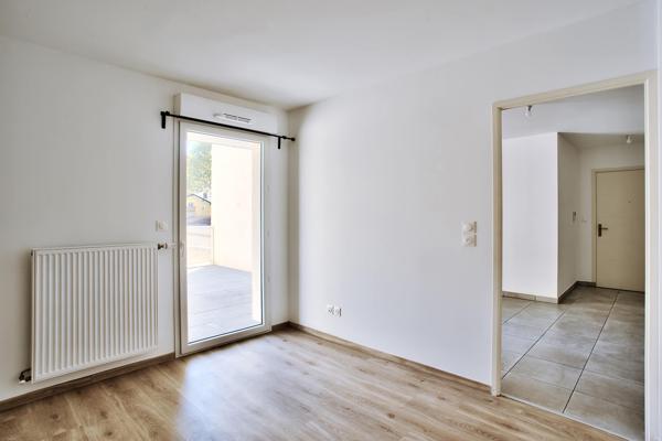 Appartement
         2 pièces
        - 36 m² Exclusivité 185 000 € *