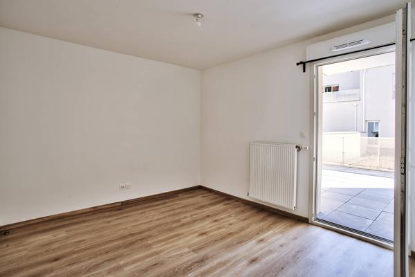 Appartement
         2 pièces
        - 36 m² Exclusivité 185 000 € *