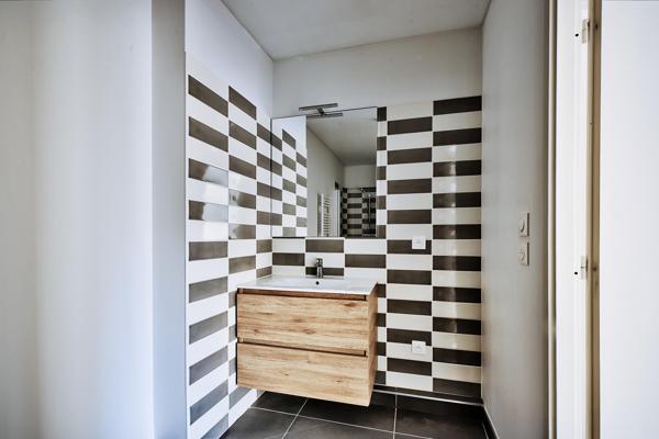 Appartement
         2 pièces
        - 36 m² Exclusivité 185 000 € *