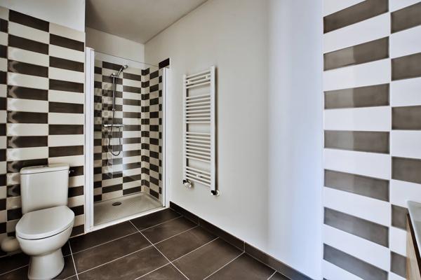 Appartement
         2 pièces
        - 36 m² Exclusivité 185 000 € *