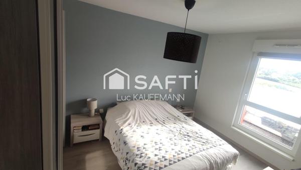 Magnifique attique 3 pièces de 2015 sans travaux