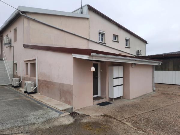 Maisonnette de type 2 avec parking et cellier