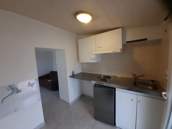 Maisonnette de type 2 avec parking et cellier