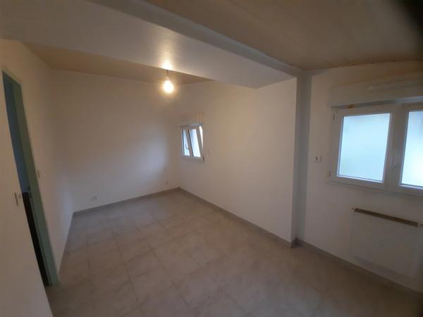 Maisonnette de type 2 avec parking et cellier