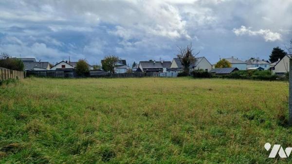 LA GUERCHE DE BGNE - Centre ville - Vaste terrain à bâtir à viabiliser