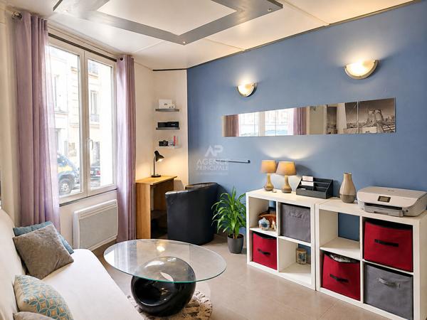 PARIS 18EME - CHARMANT STUDIO AU COEUR DE MONTMARTRE - RUE MULLER ET RUE FEUTRIER --MÉTRO ANVERS 238 500 € **  - Référence  6806-SB
