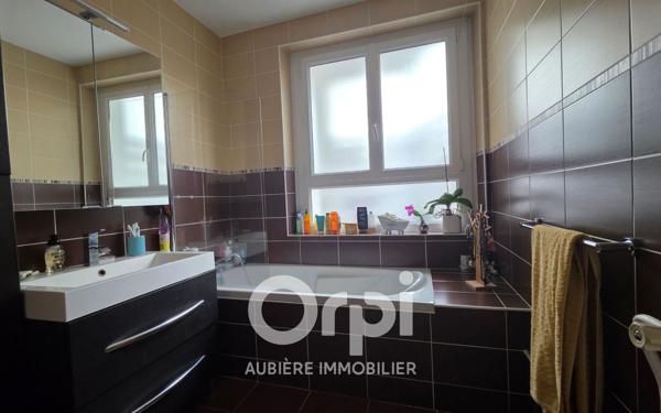 Appartement à vendre    4 pièces • 90,68 m2 Chamalières