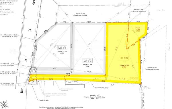 Terrain à bâtir de 835 m²