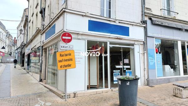 Local d'angle de 50 m² - Place DUPLEIX