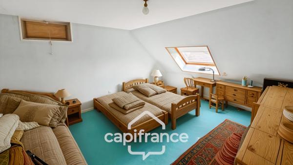 Maison familiale de caractère de 225 m² avec dépendances sur terrain de 6716 m² à CHALON SUR SAONE (71)
