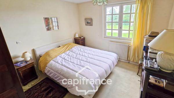 Maison familiale de caractère de 225 m² avec dépendances sur terrain de 6716 m² à CHALON SUR SAONE (71)