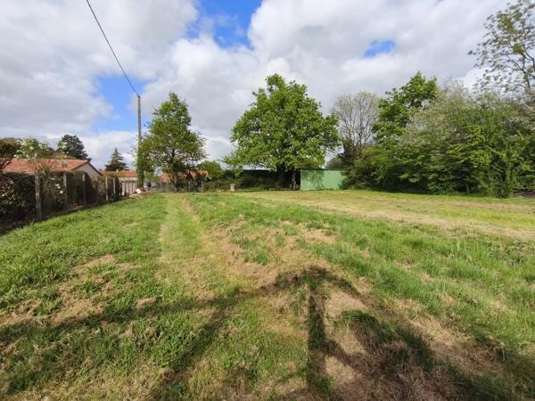 TERRAIN CONSTRUCTIBLE - LA CHAPELLE BERTRAND