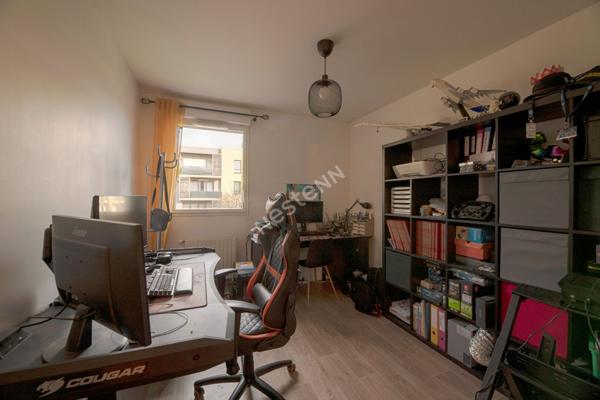 Appartement Mordelles 3 pièces / Terrasse / Récent / Parking / SUD OUEST