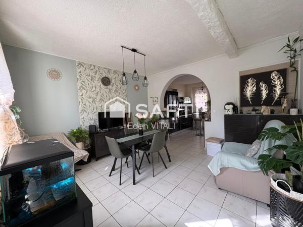 Maison mitoyenne de 61 m2, 2 chambres, courette extérieur.