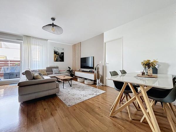 Vente                                                      Appartement
                        
                     4 pièces                      82 m2                     à Limeil-Brévannes