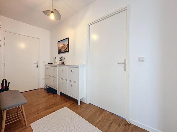 Vente                                                      Appartement
                        
                     4 pièces                      82 m2                     à Limeil-Brévannes