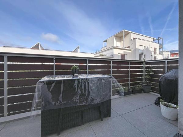 Vente                                                      Appartement
                        
                     4 pièces                      82 m2                     à Limeil-Brévannes
