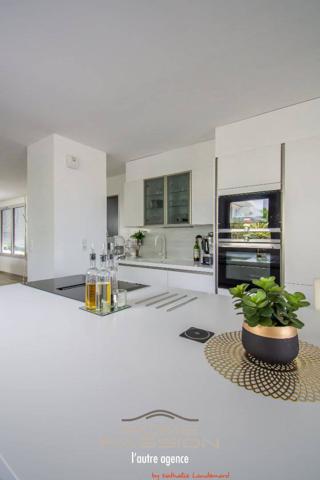 ROYAN PONTAILLAC - APPARTEMENT DE GRAND STANDING AVEC TERRASSE DE 100 M2