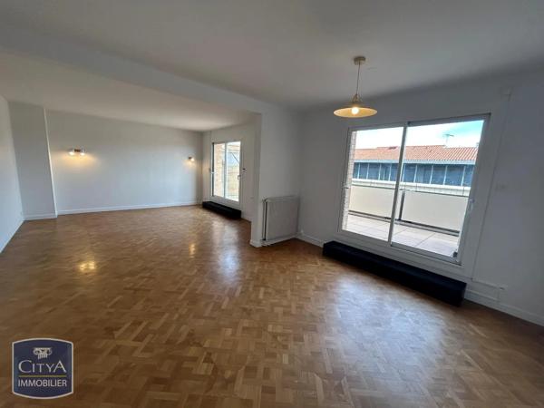 Appartement à louer 4 pièces 104.1m² Montauban (82000)