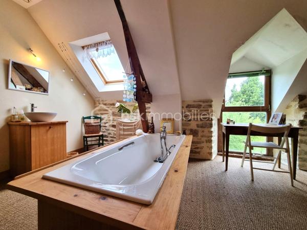 BSK IMMOBILIER 

À seulement 8 minutes du centre-ville et 5 minutes de la voie express, laissez-vous séduire par le charme unique de cette magnifique Maison de Maître datant de 1919, nichée dans un écrin de verdure au cadre bucolique.

Authentique et pleine de caractère, elle a su préserver tout le charme de l’ancien.
À l’extérieur, un superbe jardin arboré et parfaitement entretenu vous invite à la détente avec son potager, son petit bois, ses arbres fruitiers, son poulailler et sa terrasse conviviale… le tout sur plus de 4 000 m² de terrain.

Charmante maison de maître rénovée en 2002 comprenant :

• Rez-de-chaussée : Un salon-séjour d’environ 60 m², une cuisine dinatoire.
• Étage 1 : Une chambre parentale, un WC séparé, un dressing pouvant être utilisé en chambre avec sa salle d’eau (douche et baignoire) attenante.
• Étage 2 : Une chambre d’environ 20 m² avec sa salle d’eau attenante, une deuxième chambre avec sa salle de bains ouverte, un WC séparé, une salle de cinéma d’environ 20 m² avec accès aux combles.

La maison dispose d’un appartement indépendant d’environ 80 m² avec son jardin privatif, comprenant une pièce de vie (salon et cuisine), deux chambres, une salle d’eau et un WC séparé. Il offre des possibilités d’accueil ou de location.

Deux carports ainsi qu’un grand sous-sol viennent compléter cette maison de maître.

✅ Vous serez séduit par :
• Environnement calme
• Proximité immédiate des commodités (commerces, écoles, bus…)
• Charme de l’ancien
• Jardin d’exception
• Logement indépendant


✅ Points techniques :
• PAC
• Panneaux photovoltaïques
• Consommation annuelle d’énergie : 2 200 €/an

--- --- --- --- --- --- --- --- --- --- --- --- --- --- --- --- --- --- --- --- 
⭐ACCOMPAGNEMENT SUR MESURE
Vous souhaitez vendre votre bien ?
Contactez-moi. Evaluation OFFERTE sous 48h !

⭐VENTE IMMOBILIÈRE – Finistère Sud
Échangeons sur votre projet pour définir la meilleure stratégie de vente.

⭐APPORTEURS D'AFFAIRES
Vous connaissez quelqu'un qui souhaite vendre ?
Contactez-moi. Rémunération attractive !
--- --- --- --- --- --- --- --- --- --- --- --- --- --- --- --- --- --- --- ---