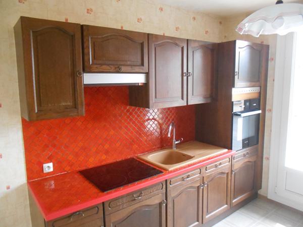 VOUZIERS - Bel appartement au RDC de 75 m2 en résidence calme