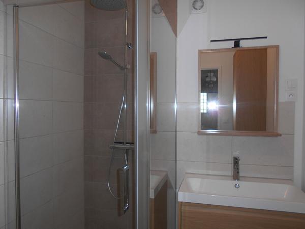 VOUZIERS - Bel appartement au RDC de 75 m2 en résidence calme