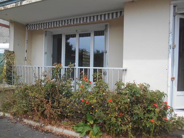VOUZIERS - Bel appartement au RDC de 75 m2 en résidence calme