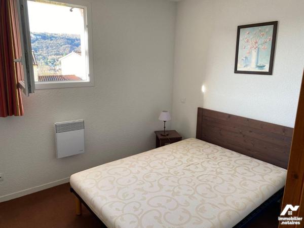 A VENDRE - A CAJARC (Lot - 46160) - BIEN LOUE PAR BAIL COMMERCIAL - LOYER MENSUEL 370,00 Euros ...