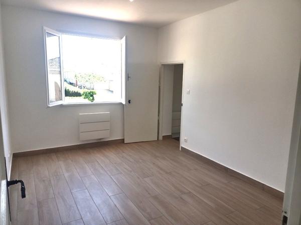 Sauvian (34410) Maison de ville T5/6 / jardin / 2 garages