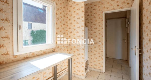 À vendre Appartement 2 pièces 40 m² - Le Mesnil-saint-denis 78320