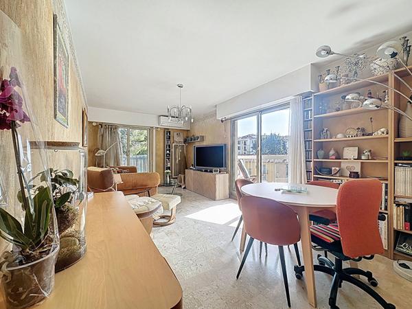 Nice Cimiez 5 pièces traversant avec grande terrasse au calme