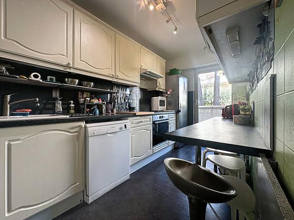 Nice Cimiez 5 pièces traversant avec grande terrasse au calme