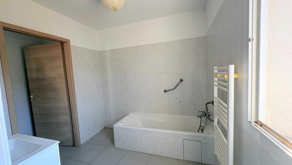 Appartement T3 (71 m²) à louer à BORGO